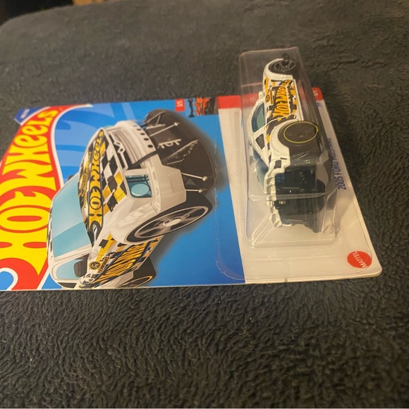"🥦5/$25🥦". Hot Wheels 2005 Ford Mustang - Picture 3 of 5